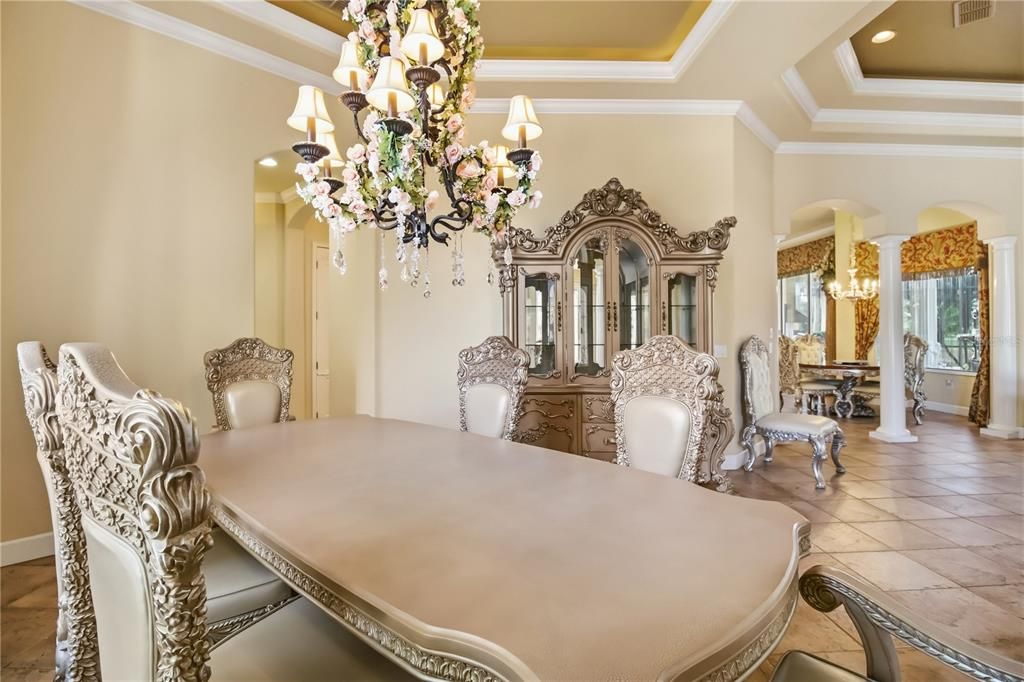 Activo con contrato: $1,150,000 (3 camas, 3 baños, 3837 Pies cuadrados)