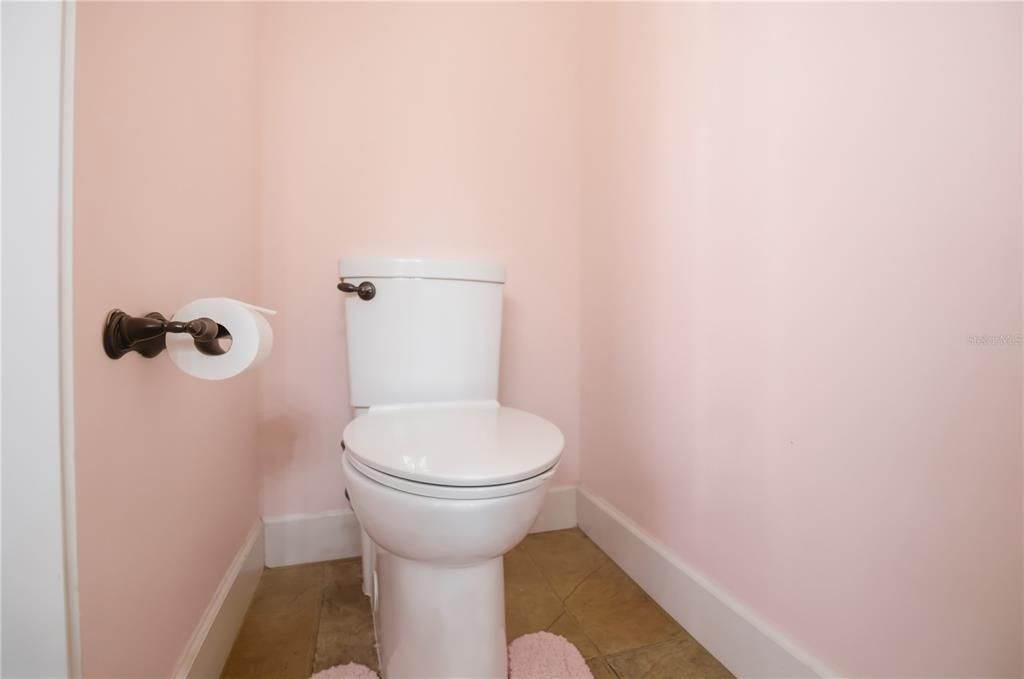 Activo con contrato: $1,150,000 (3 camas, 3 baños, 3837 Pies cuadrados)