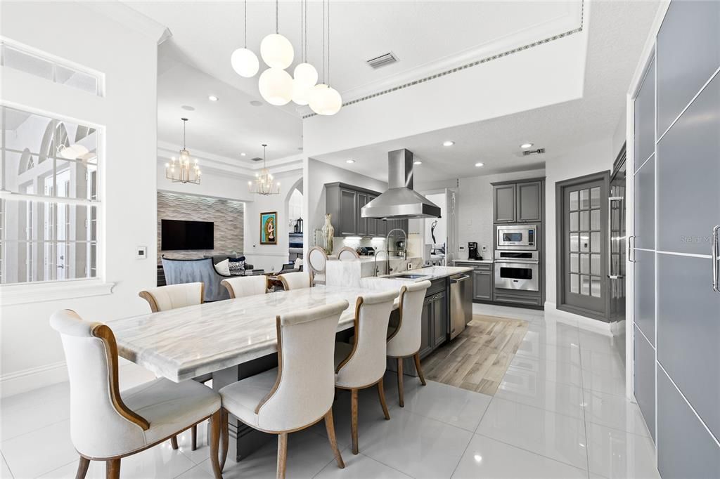 For Sale: $1,895,000 (5 beds, 4 baths, 3728 Square Feet)