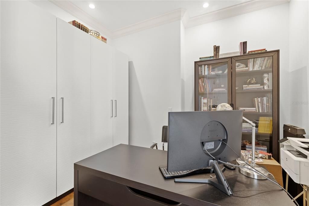 For Sale: $1,895,000 (5 beds, 4 baths, 3728 Square Feet)