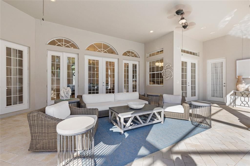 For Sale: $1,895,000 (5 beds, 4 baths, 3728 Square Feet)