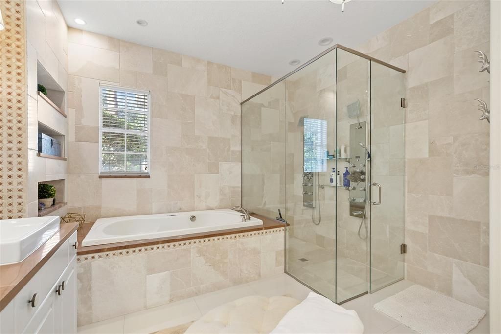 For Sale: $1,895,000 (5 beds, 4 baths, 3728 Square Feet)