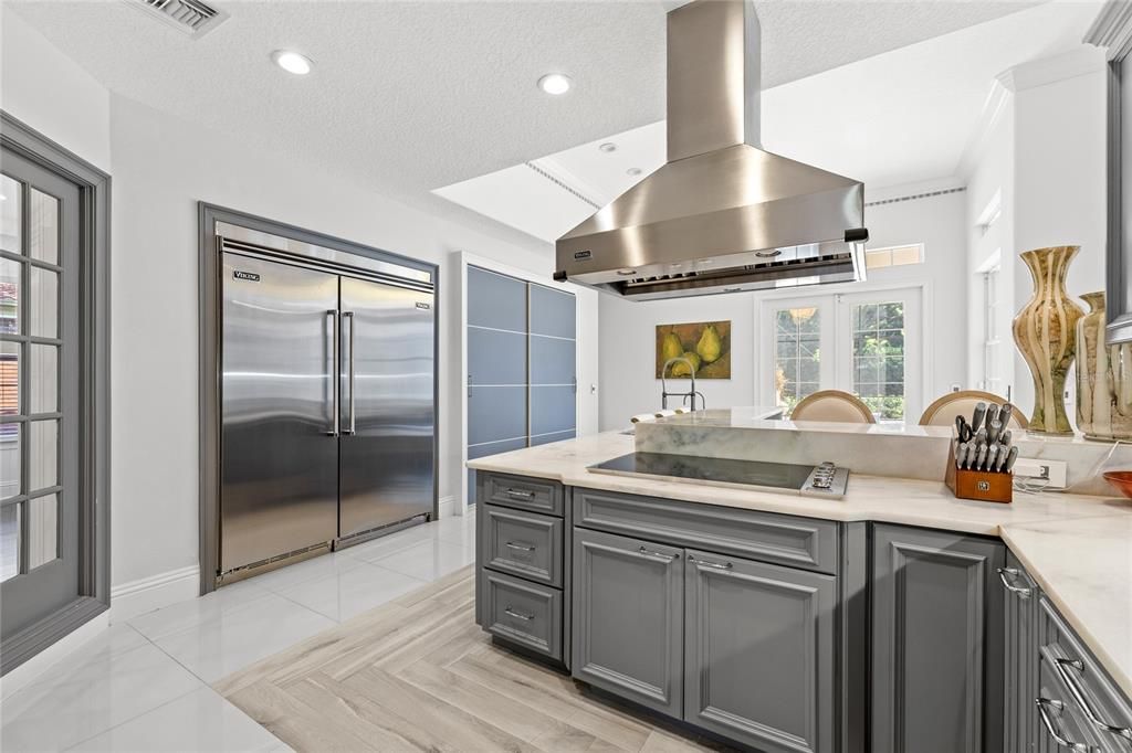 For Sale: $1,895,000 (5 beds, 4 baths, 3728 Square Feet)
