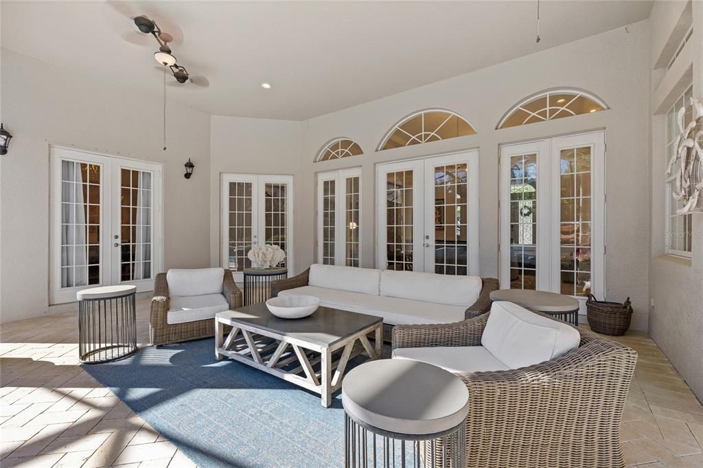 For Sale: $1,895,000 (5 beds, 4 baths, 3728 Square Feet)