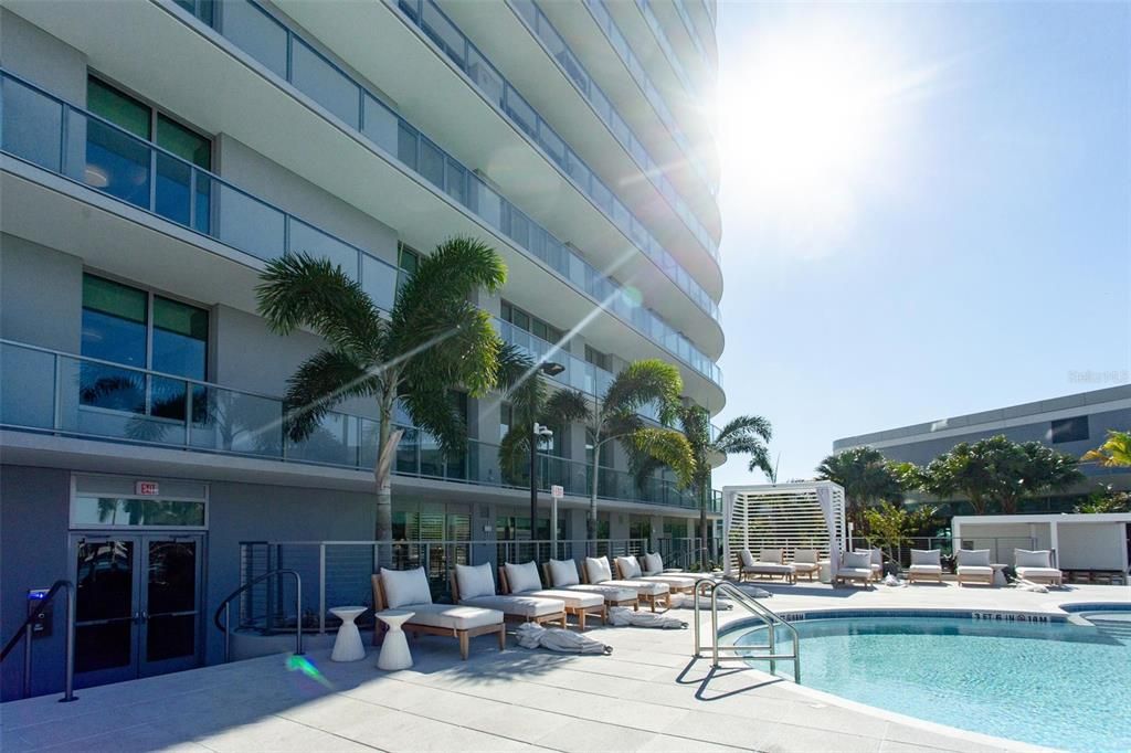 For Rent: $8,900 (2 beds, 2 baths, 1277 Square Feet)
