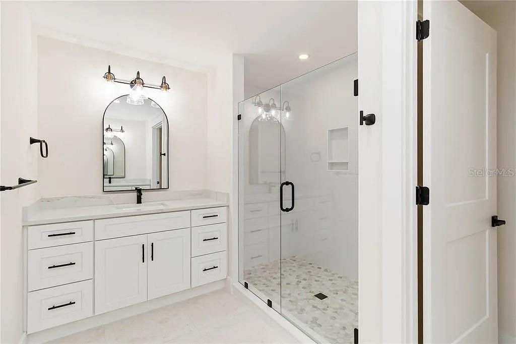 For Sale: $749,000 (3 beds, 2 baths, 1937 Square Feet)