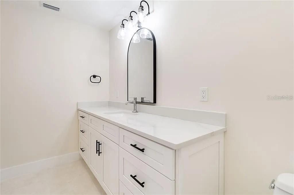 For Sale: $749,000 (3 beds, 2 baths, 1937 Square Feet)