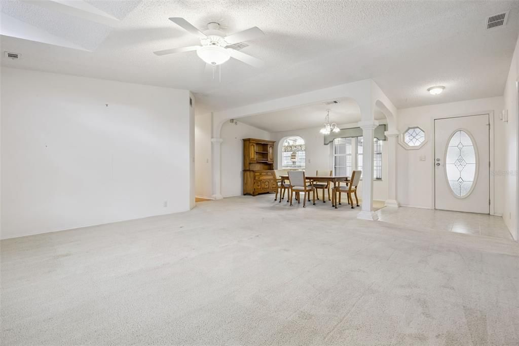 For Sale: $320,000 (3 beds, 2 baths, 2400 Square Feet)