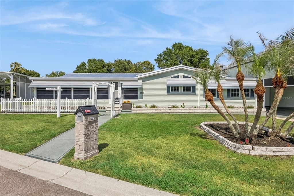 For Sale: $320,000 (3 beds, 2 baths, 2400 Square Feet)
