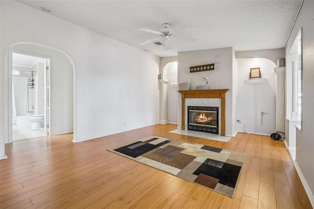 For Sale: $320,000 (3 beds, 2 baths, 2400 Square Feet)
