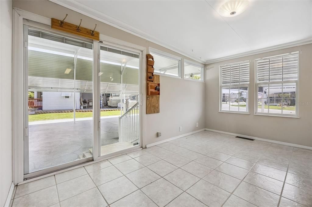 For Sale: $320,000 (3 beds, 2 baths, 2400 Square Feet)