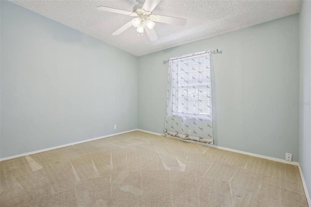 For Sale: $320,000 (3 beds, 2 baths, 2400 Square Feet)