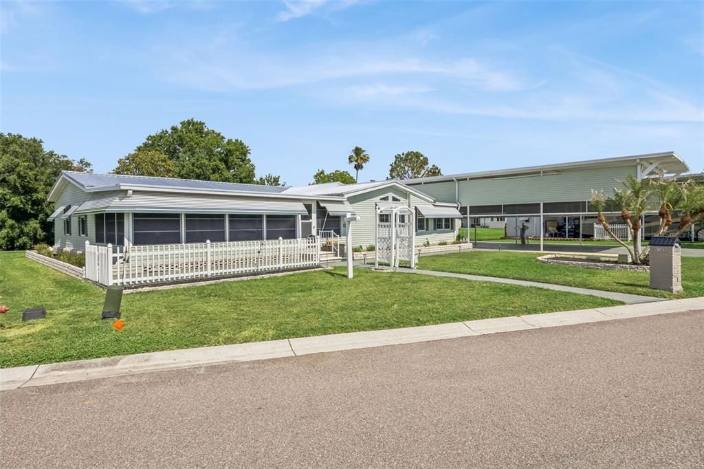 For Sale: $320,000 (3 beds, 2 baths, 2400 Square Feet)
