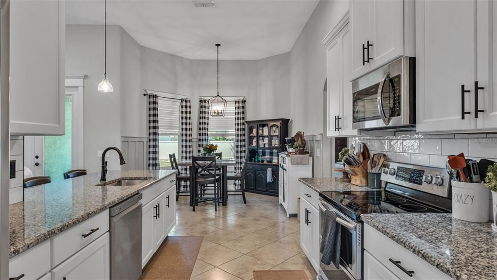 For Sale: $475,000 (4 beds, 3 baths, 2392 Square Feet)