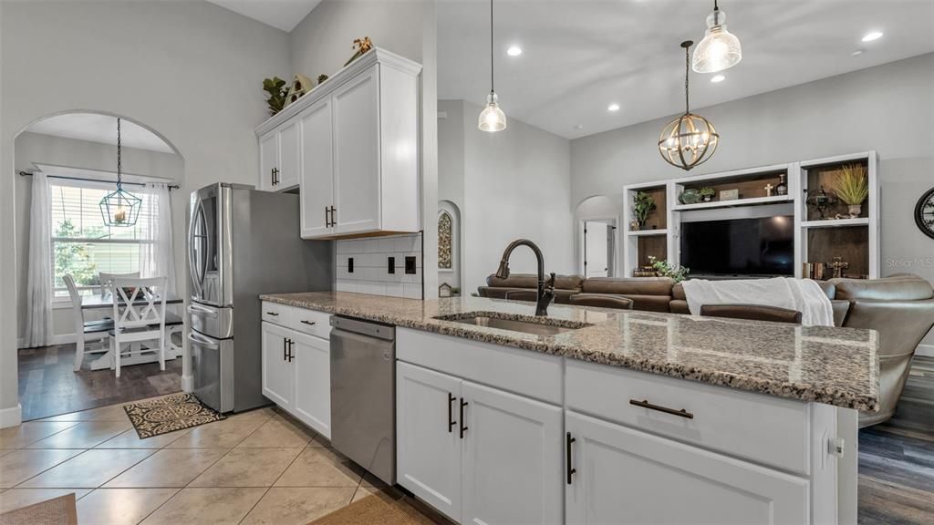 For Sale: $475,000 (4 beds, 3 baths, 2392 Square Feet)
