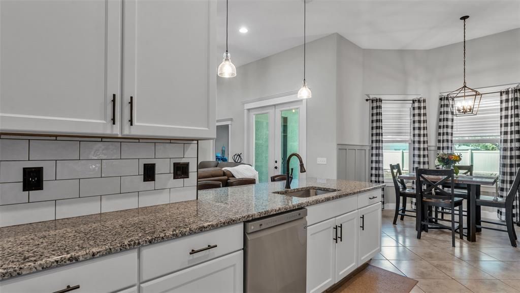 For Sale: $475,000 (4 beds, 3 baths, 2392 Square Feet)