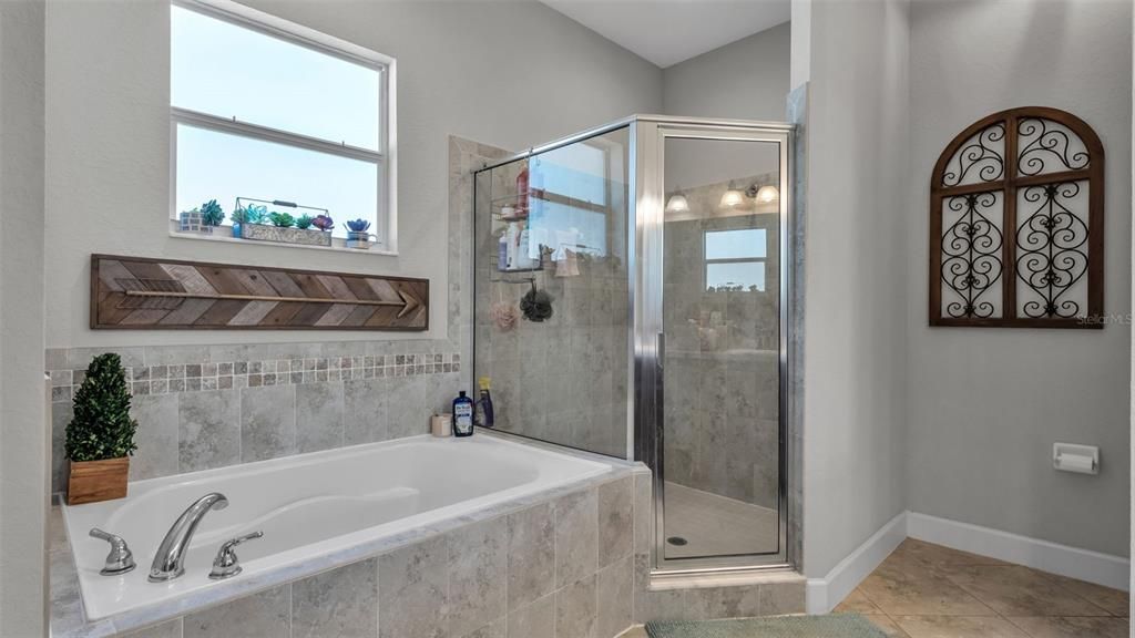 For Sale: $475,000 (4 beds, 3 baths, 2392 Square Feet)