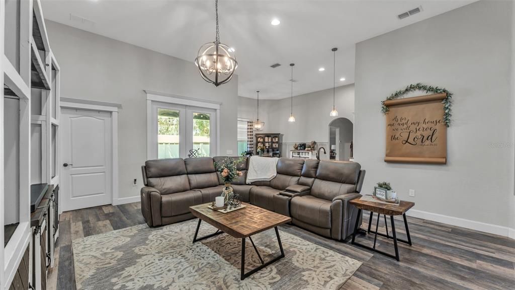 For Sale: $475,000 (4 beds, 3 baths, 2392 Square Feet)