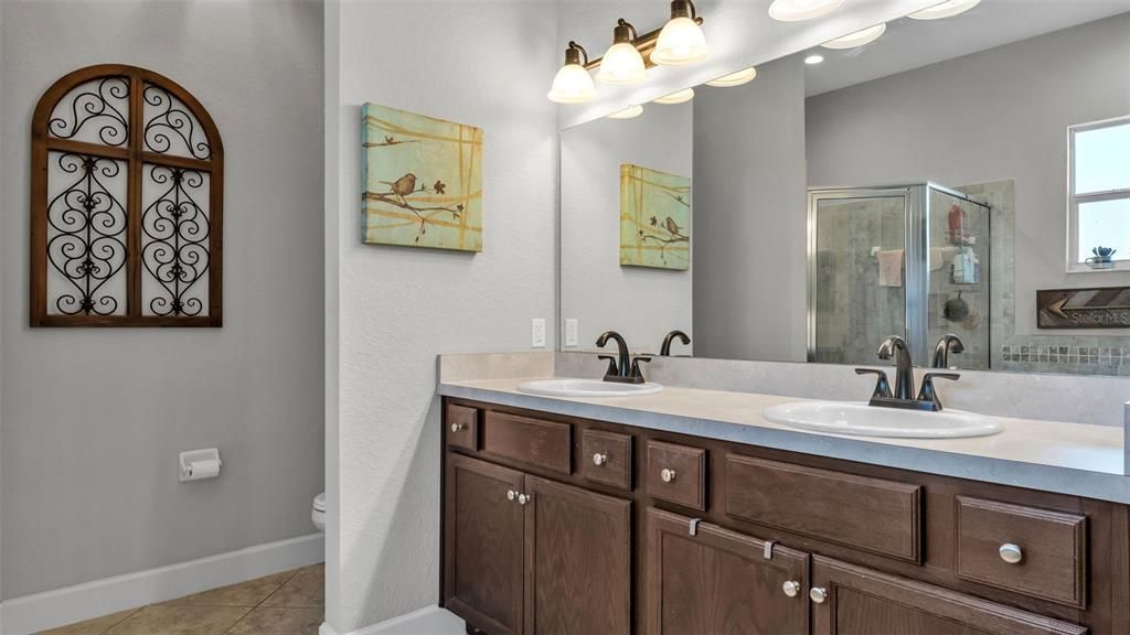 For Sale: $475,000 (4 beds, 3 baths, 2392 Square Feet)