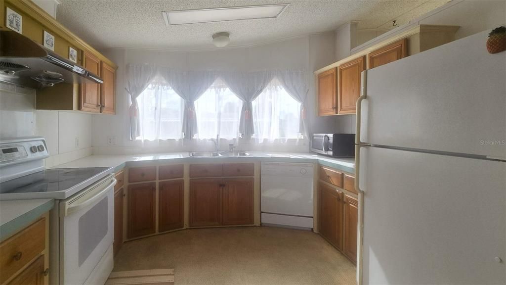 На продажу: $159,000 (2 спален, 2 ванн, 1591 Квадратных фут)