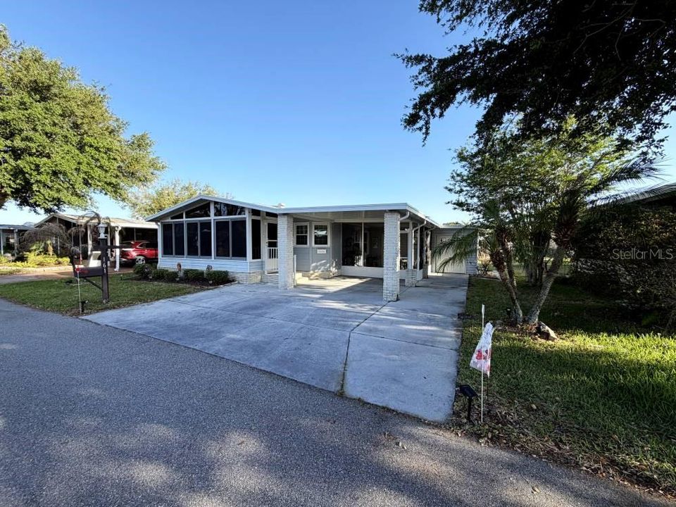 For Rent: $2,100 (2 beds, 2 baths, 950 Square Feet)