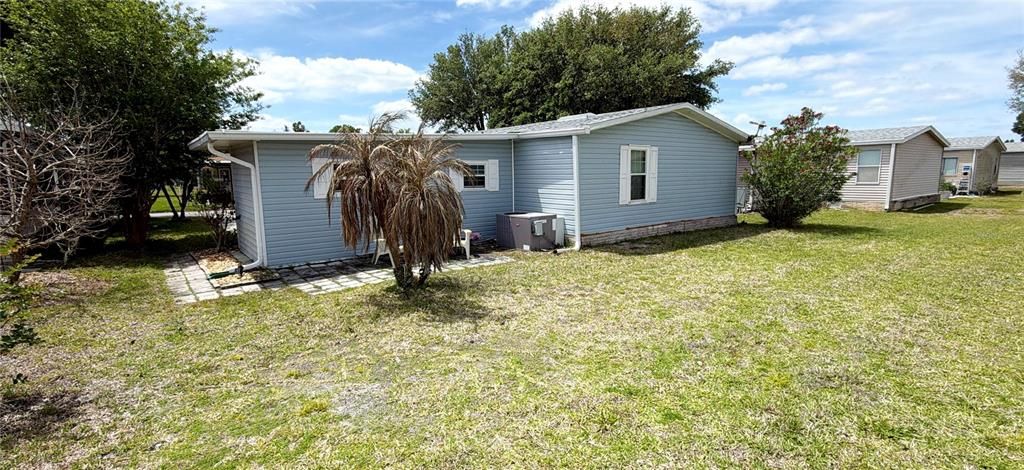 For Rent: $2,100 (2 beds, 2 baths, 950 Square Feet)