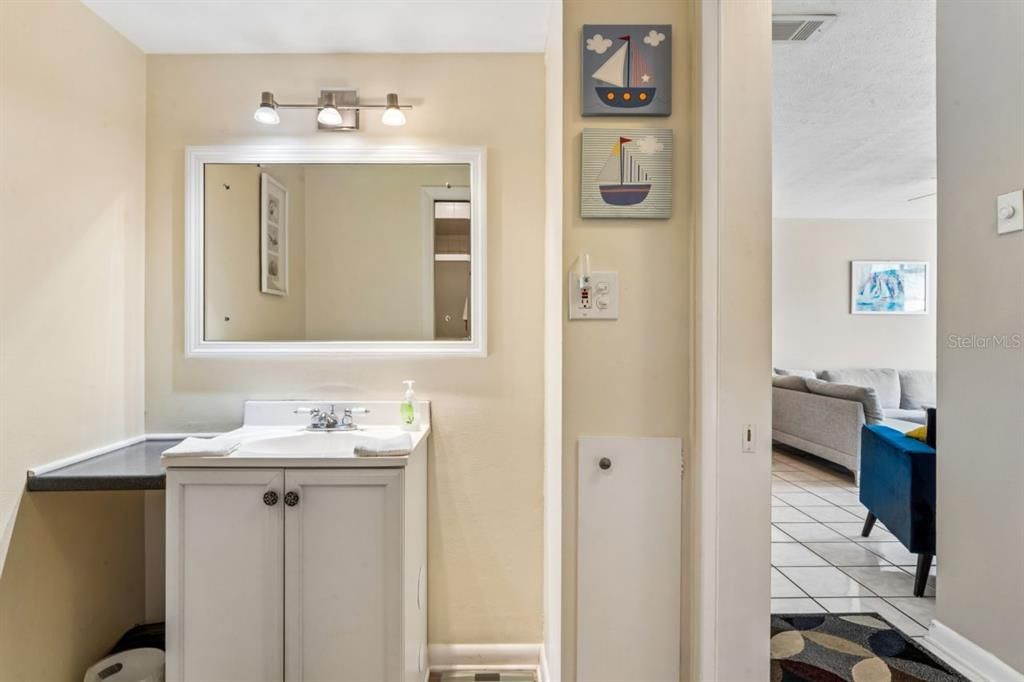 En Venta: $129,000 (2 camas, 1 baños, 825 Pies cuadrados)