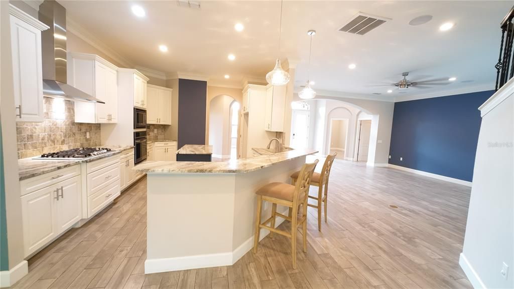 En Venta: $1,095,000 (5 camas, 4 baños, 4195 Pies cuadrados)