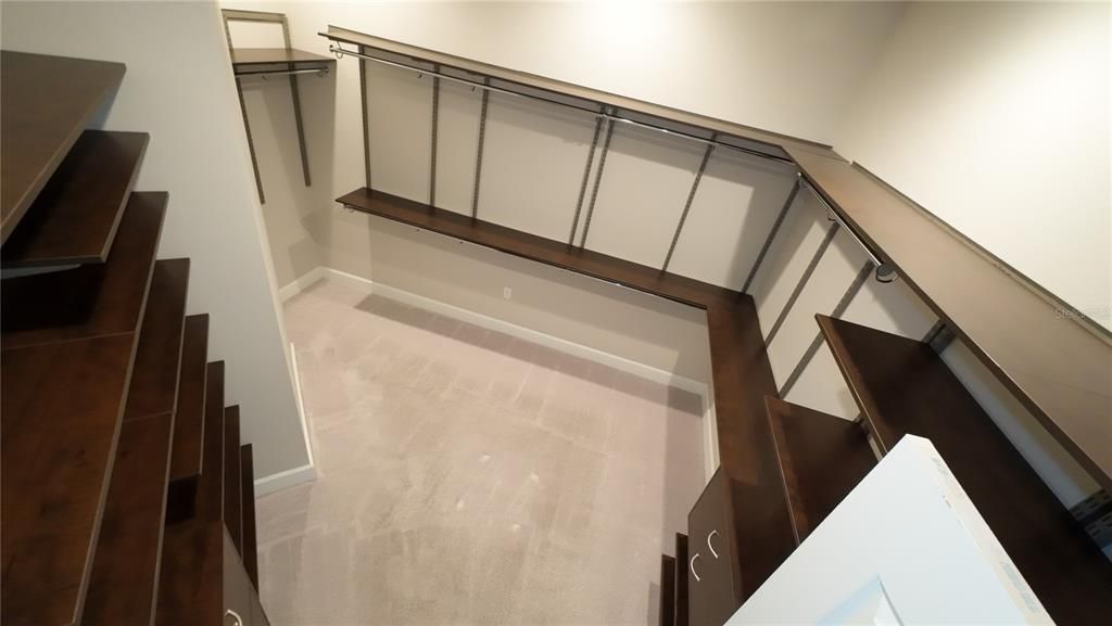 En Venta: $1,095,000 (5 camas, 4 baños, 4195 Pies cuadrados)