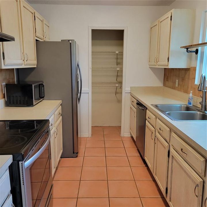 В аренду: $1,795 (3 спален, 2 ванн, 1332 Квадратных фут)