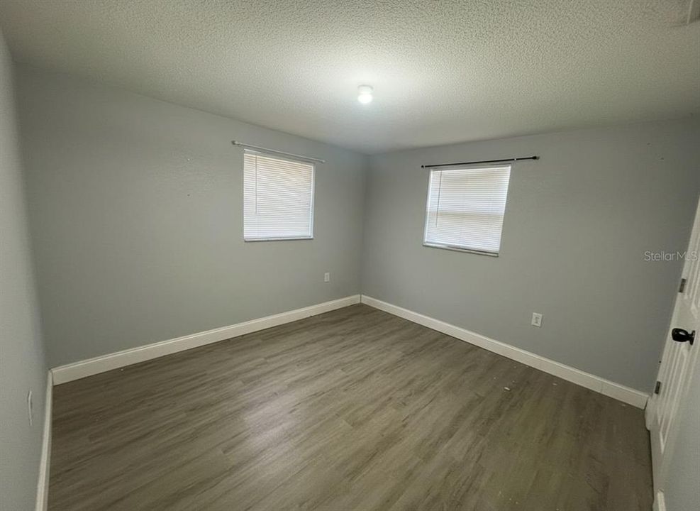 For Sale: $235,000 (2 beds, 1 baths, 932 Square Feet)