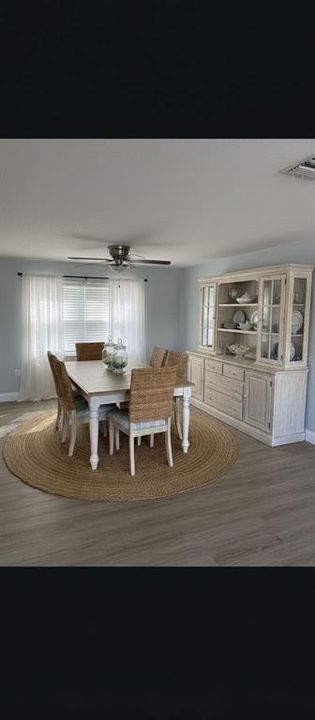 For Sale: $235,000 (2 beds, 1 baths, 932 Square Feet)