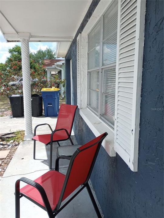 For Sale: $235,000 (2 beds, 1 baths, 932 Square Feet)
