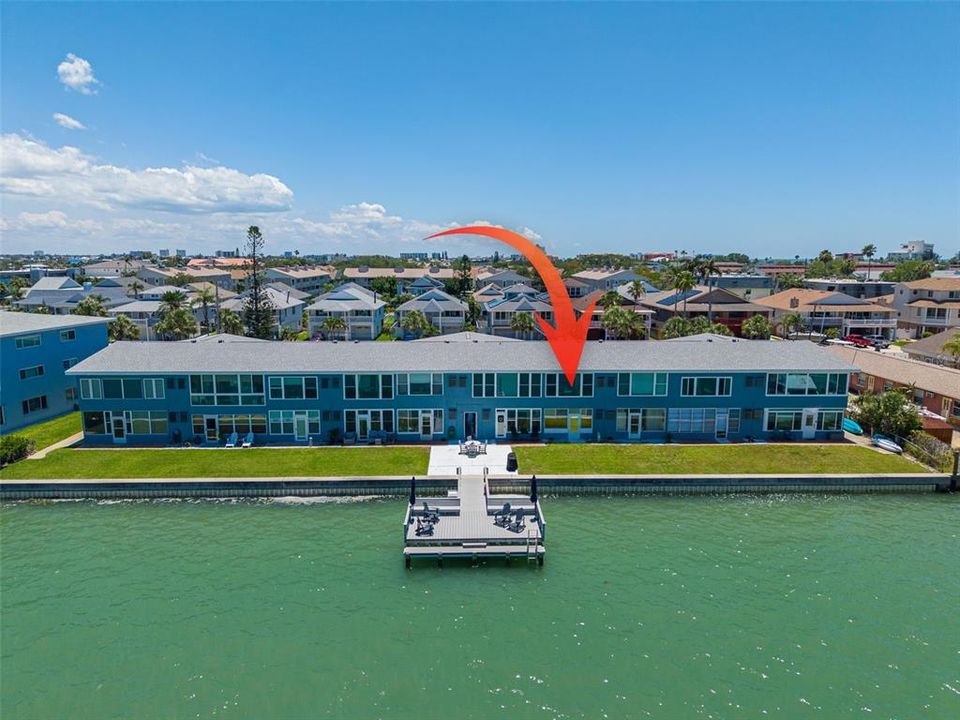 For Sale: $239,999 (1 beds, 1 baths, 563 Square Feet)