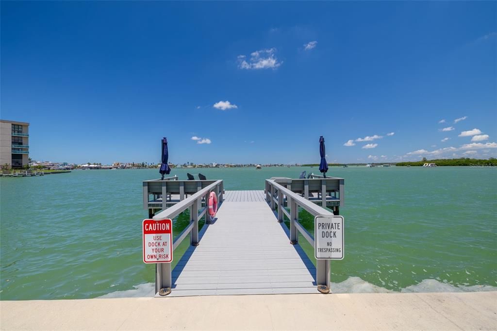For Sale: $239,999 (1 beds, 1 baths, 563 Square Feet)