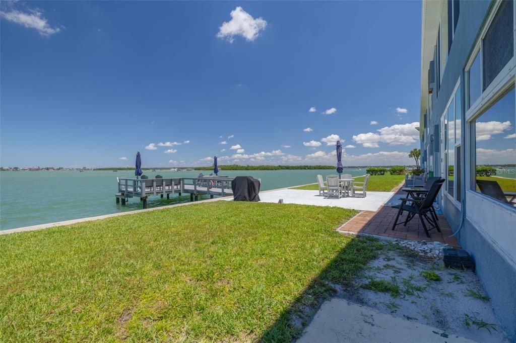 For Sale: $239,999 (1 beds, 1 baths, 563 Square Feet)