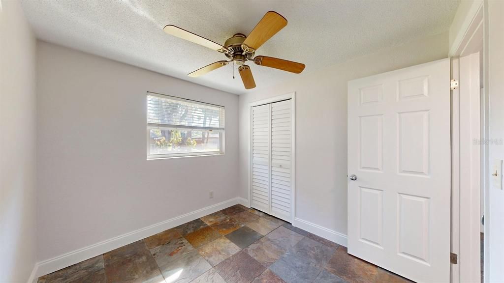Activo con contrato: $239,000 (3 camas, 1 baños, 960 Pies cuadrados)