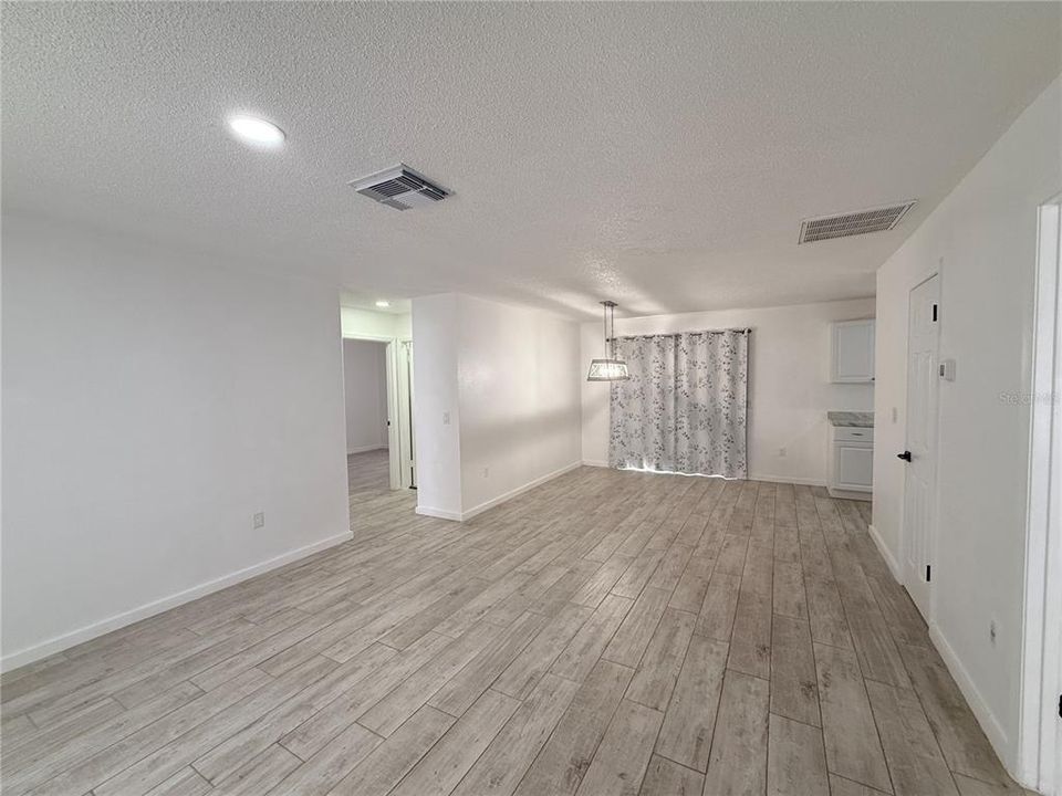 В аренду: $1,950 (3 спален, 2 ванн, 1114 Квадратных фут)