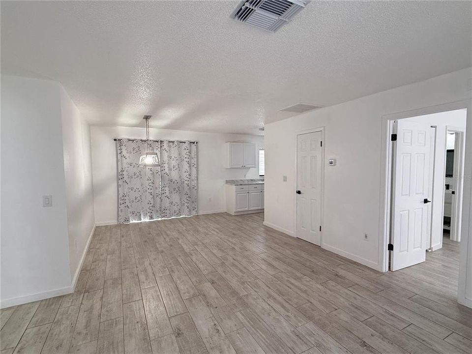 В аренду: $1,950 (3 спален, 2 ванн, 1114 Квадратных фут)