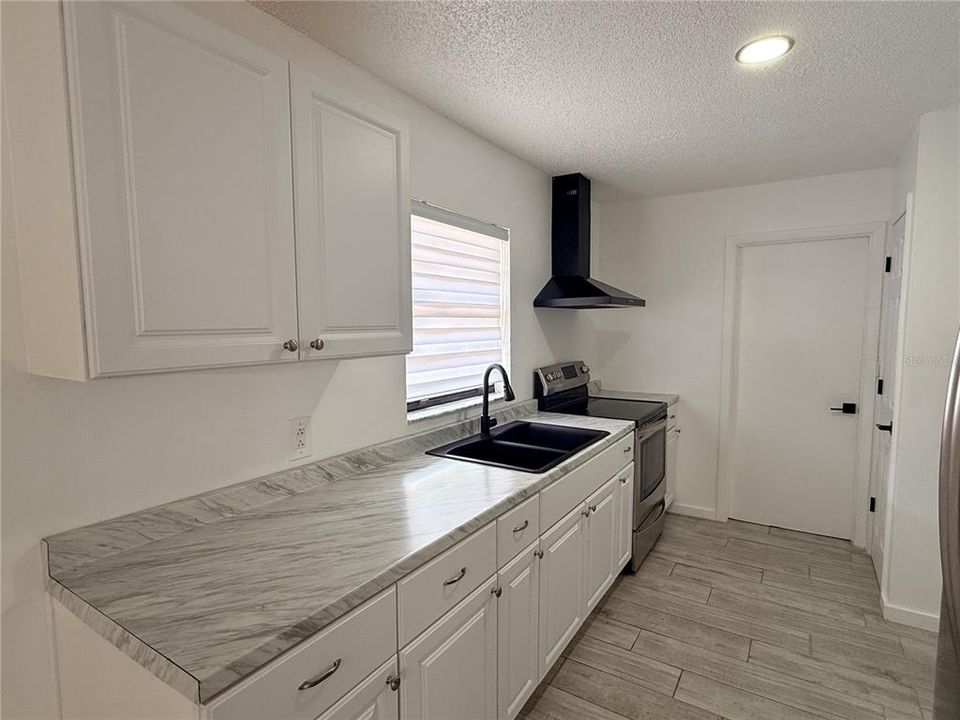 В аренду: $1,950 (3 спален, 2 ванн, 1114 Квадратных фут)