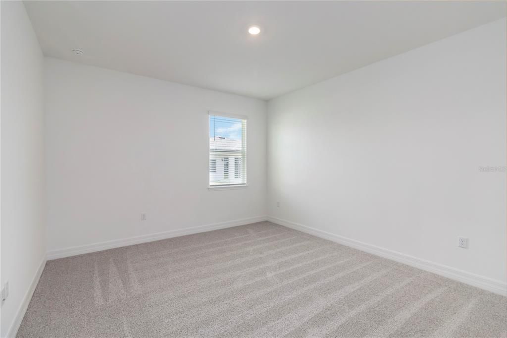 For Rent: $2,295 (4 beds, 2 baths, 1758 Square Feet)