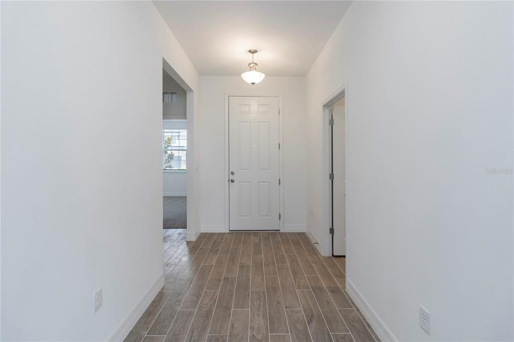 For Rent: $2,295 (4 beds, 2 baths, 1758 Square Feet)