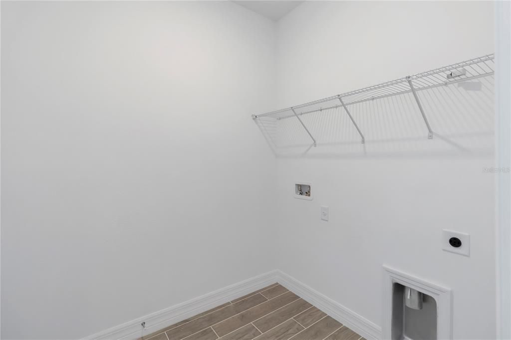 For Rent: $2,295 (4 beds, 2 baths, 1758 Square Feet)
