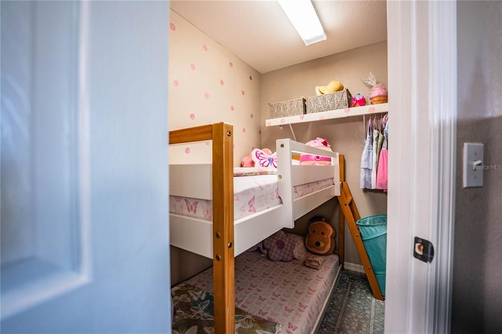 Activo con contrato: $275,000 (3 camas, 2 baños, 1252 Pies cuadrados)