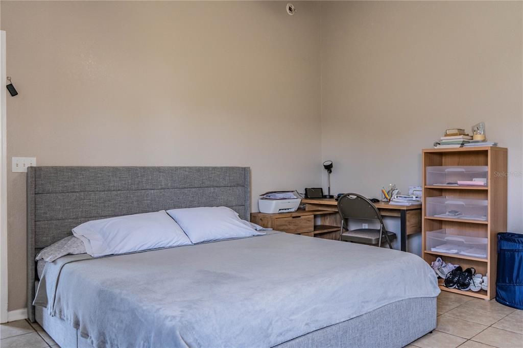 Activo con contrato: $275,000 (3 camas, 2 baños, 1252 Pies cuadrados)