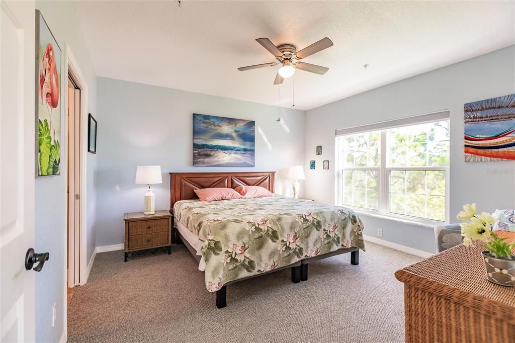 For Rent: $2,500 (3 beds, 2 baths, 1293 Square Feet)