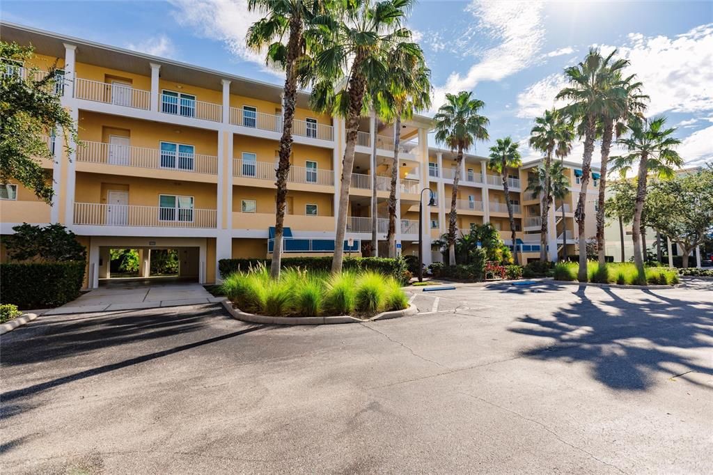 For Rent: $2,500 (3 beds, 2 baths, 1293 Square Feet)