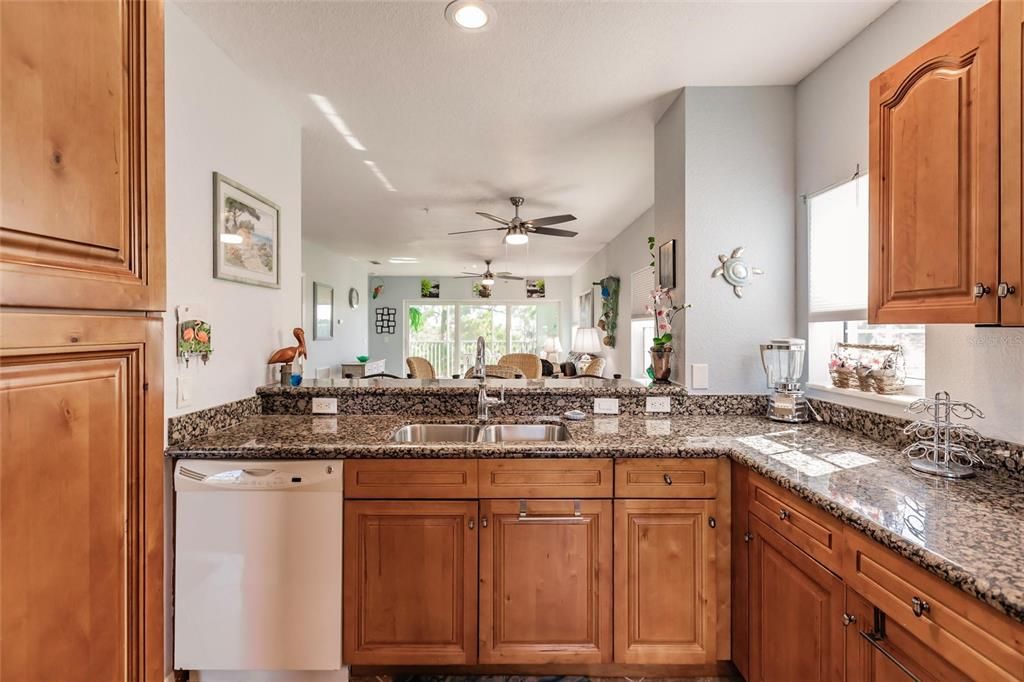 For Rent: $2,500 (3 beds, 2 baths, 1293 Square Feet)