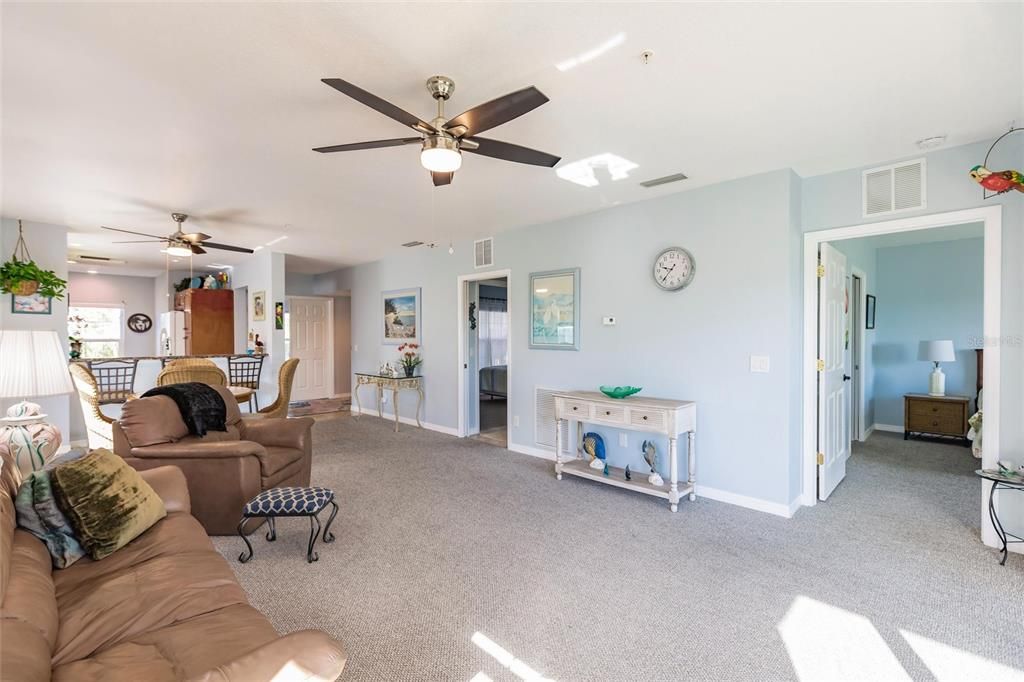For Rent: $2,500 (3 beds, 2 baths, 1293 Square Feet)