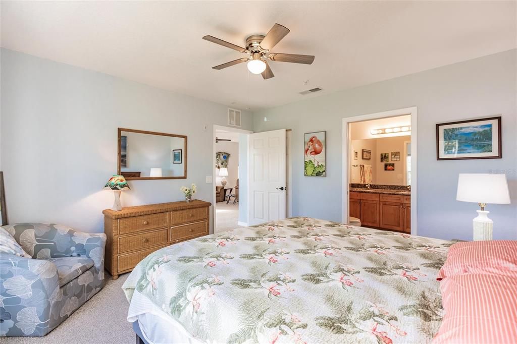 For Rent: $2,500 (3 beds, 2 baths, 1293 Square Feet)